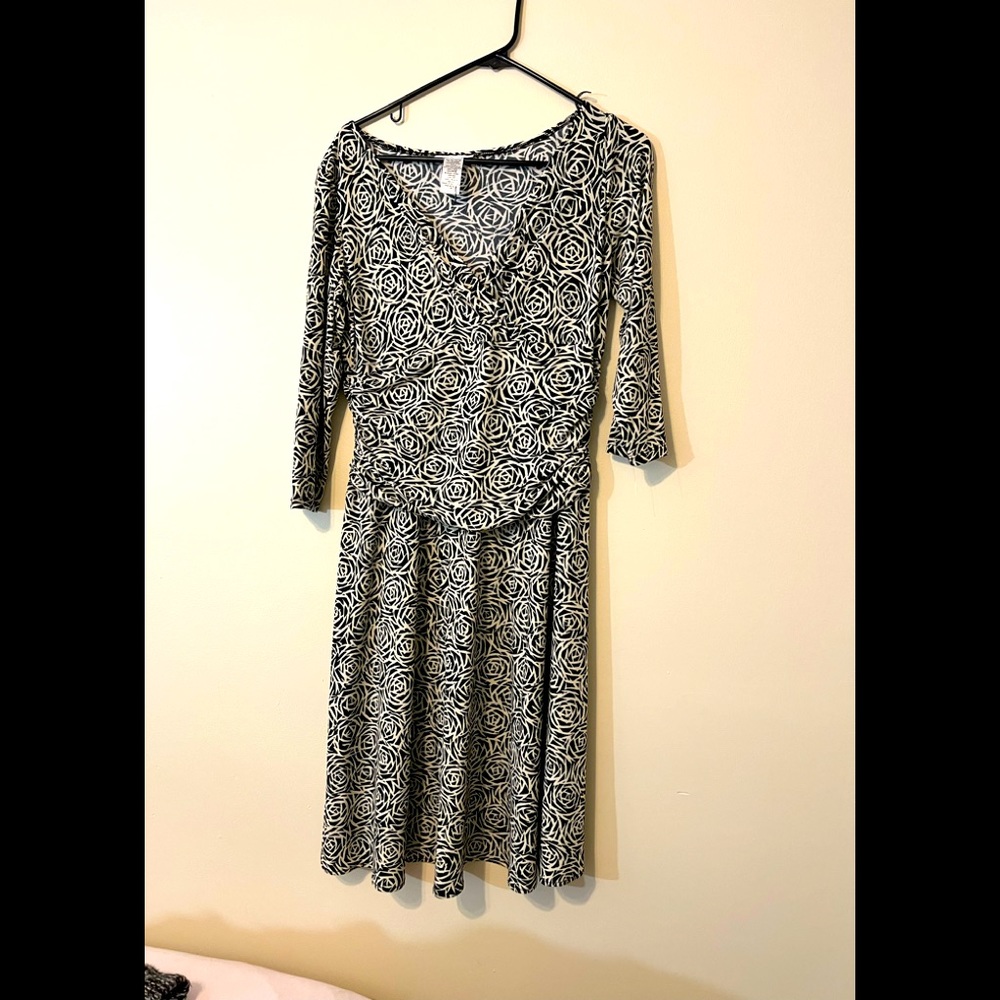 Day dress with fitted style.